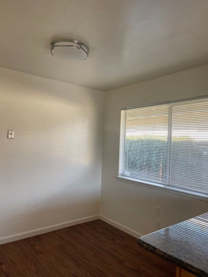 579 Fir St - Photo 7 of 19