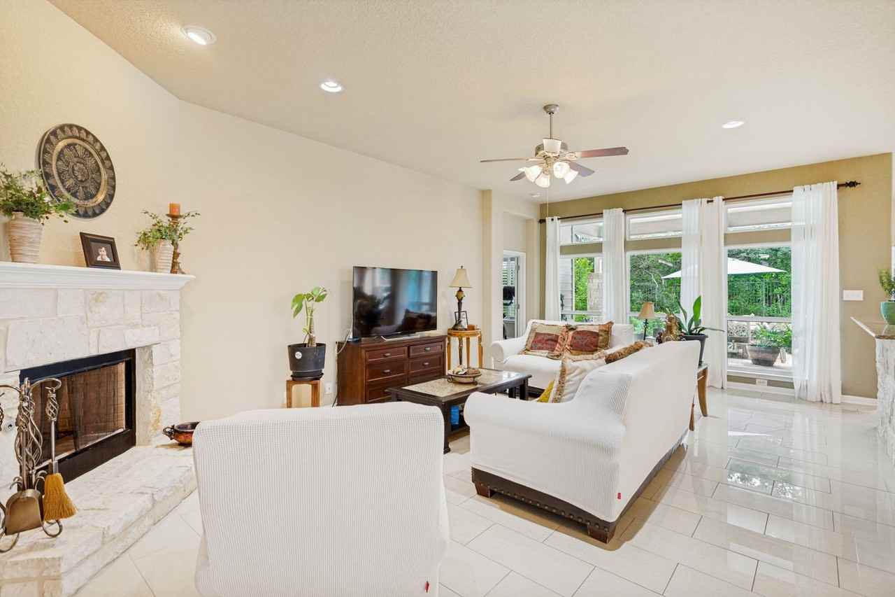 10539 Alcantara - Photo 3 of 25