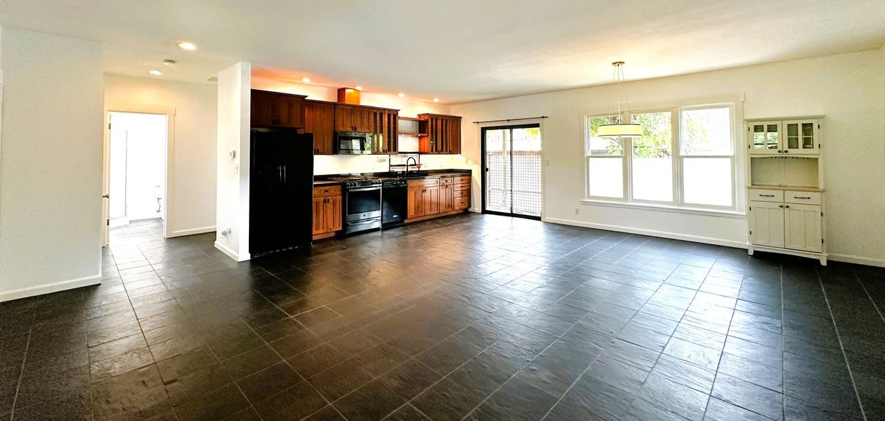 907 Mustang Ct - Photo 5 of 24