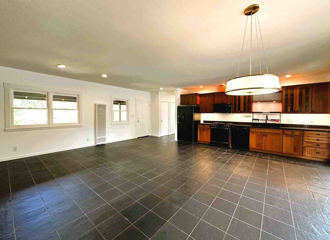 907 Mustang Ct - Photo 6 of 24