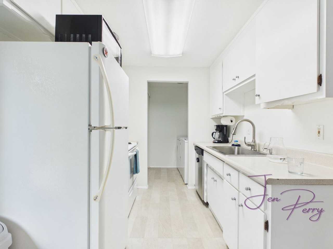 2274 Thornton St - Photo 3 of 19