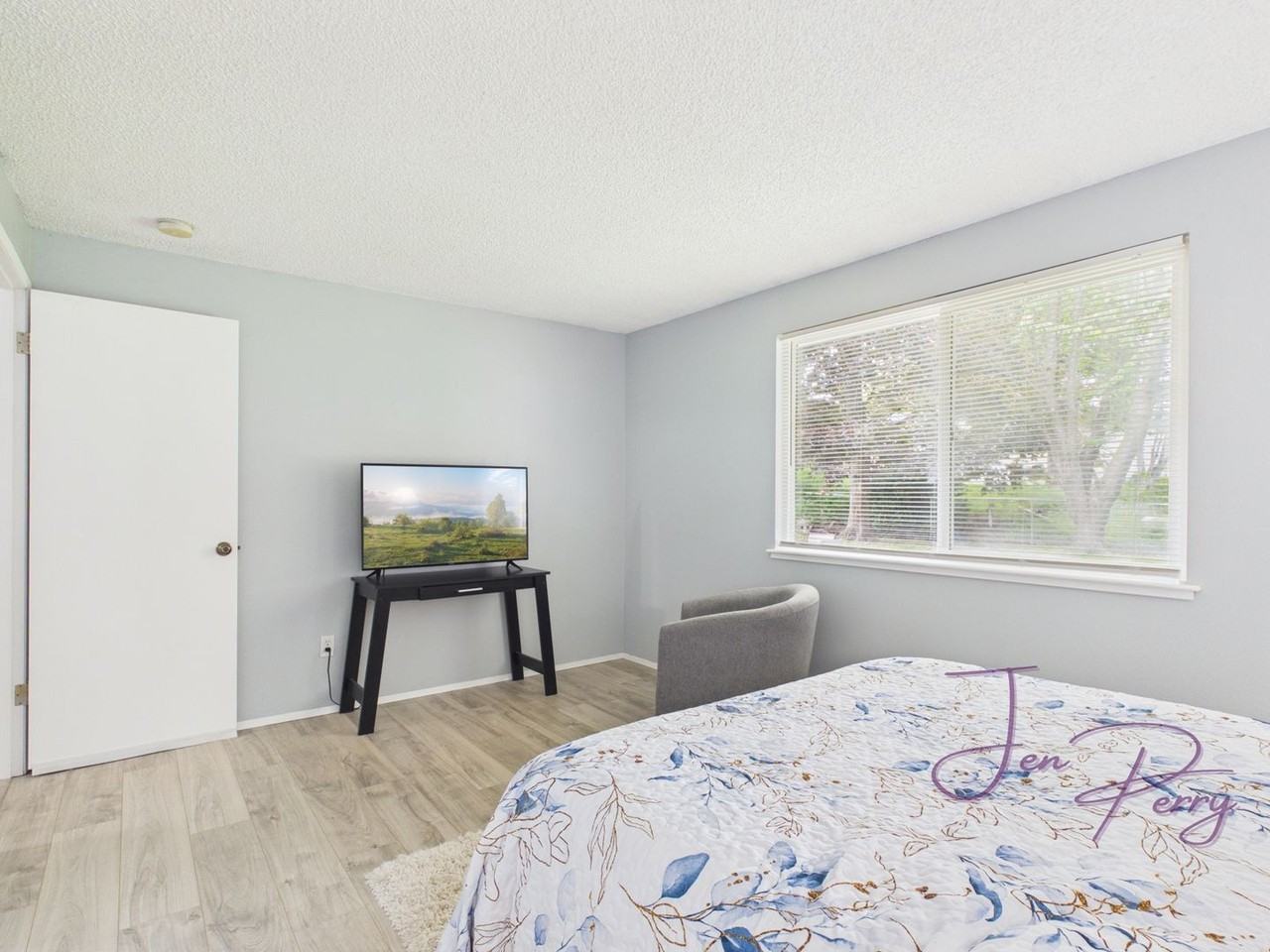 2274 Thornton St - Photo 4 of 19