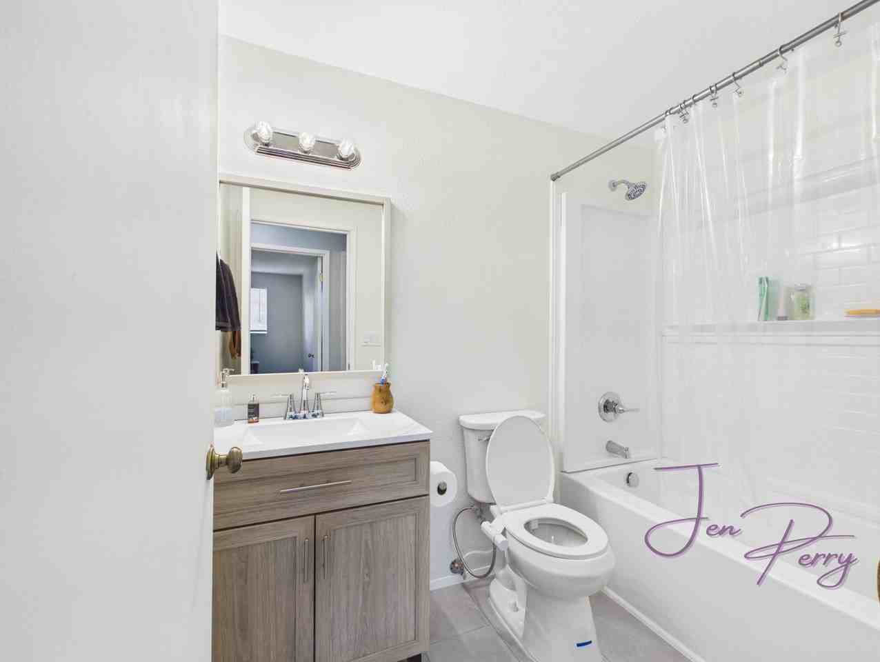 2274 Thornton St - Photo 7 of 19