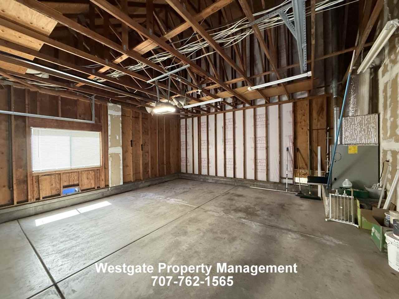 1453 Capri Ave - Photo 3 of 19