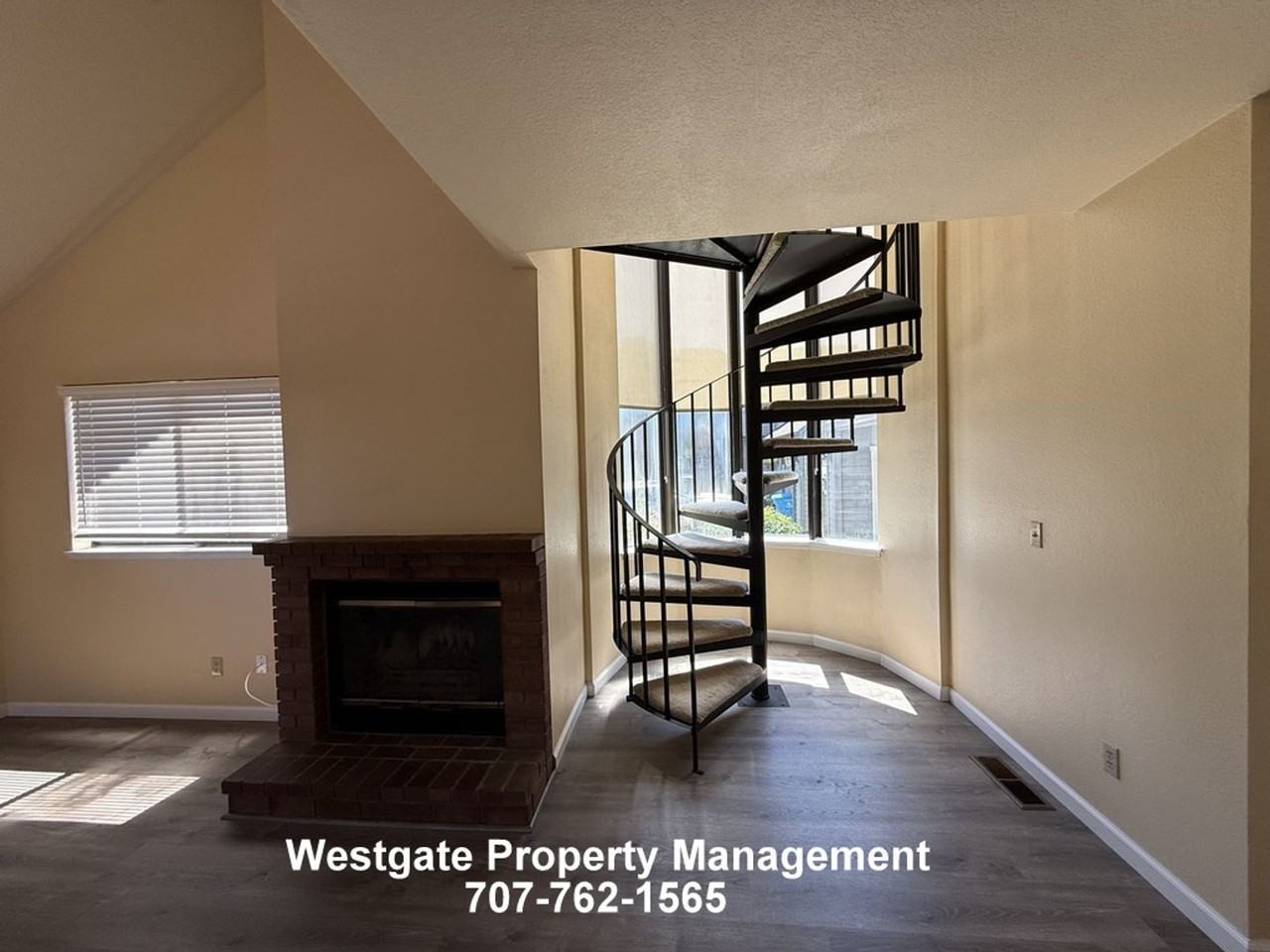 1453 Capri Ave - Photo 5 of 19