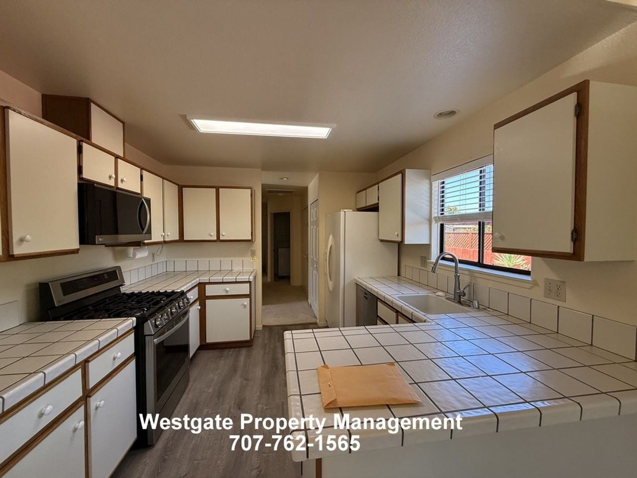 1453 Capri Ave - Photo 6 of 19