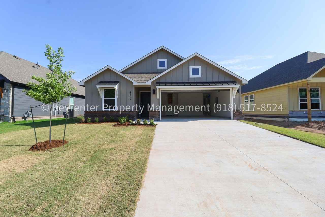 4500 W Winston St - Photo 3 of 38