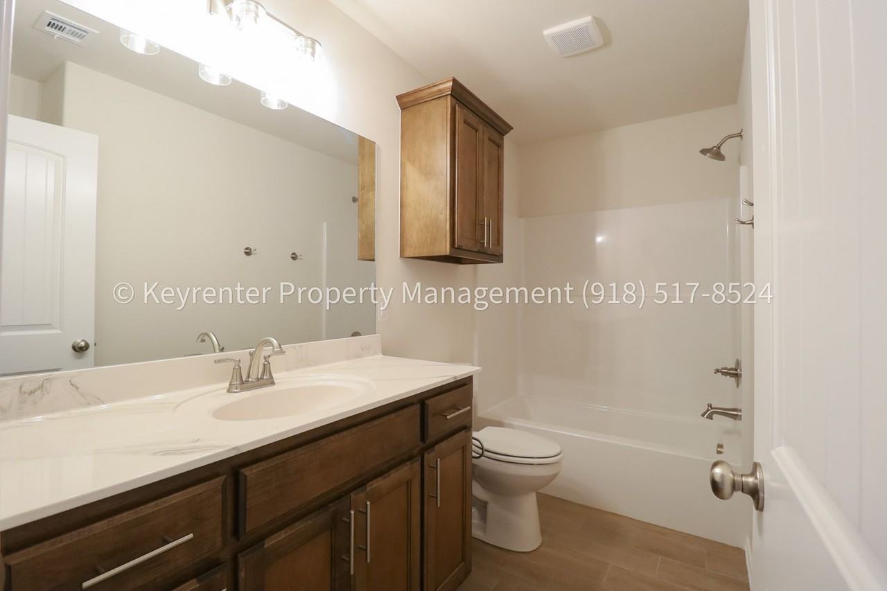 4500 W Winston St - Photo 7 of 38