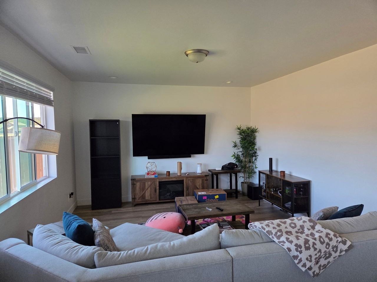 11880 Pegasus Rd - Photo 6 of 8