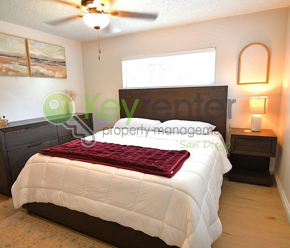 8075 Palm St - Photo 6 of 23