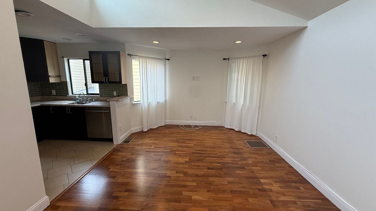 1415 Eddy St - Photo 3 of 35