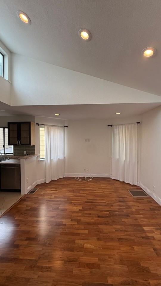 1415 Eddy St - Photo 5 of 35