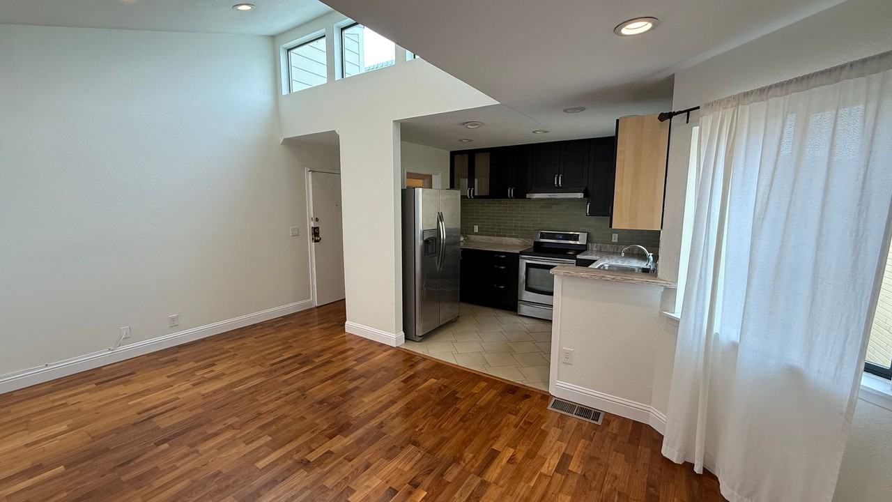 1415 Eddy St - Photo 7 of 35