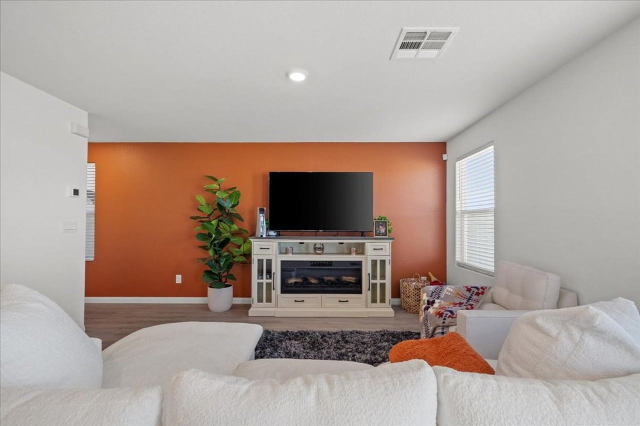 619 Peaceful Rock Ave - Photo 4 of 22