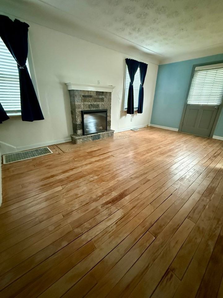 40 Edwards Ct - Photo 2 of 16