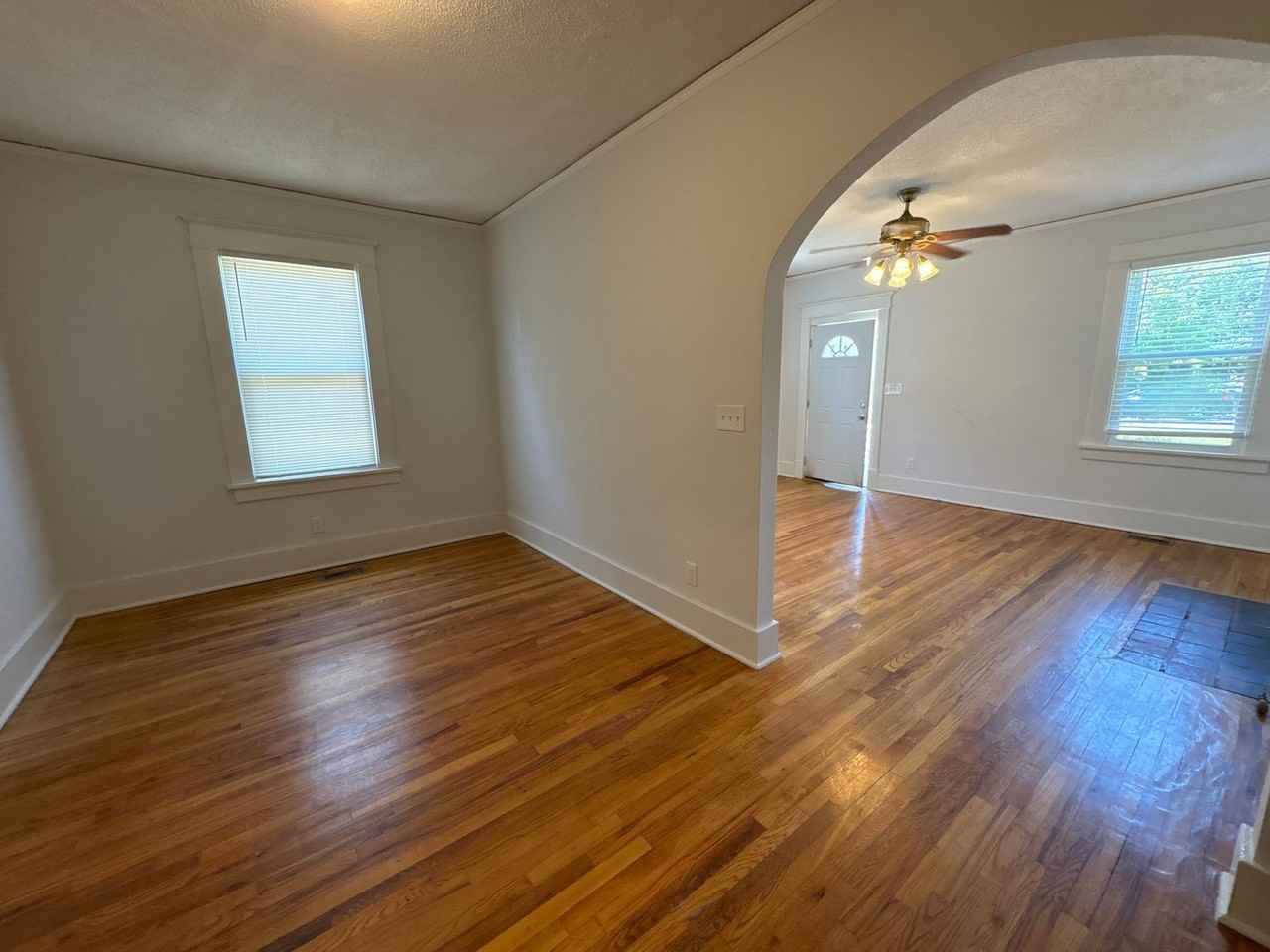 1112 Troupe St - Photo 4 of 12