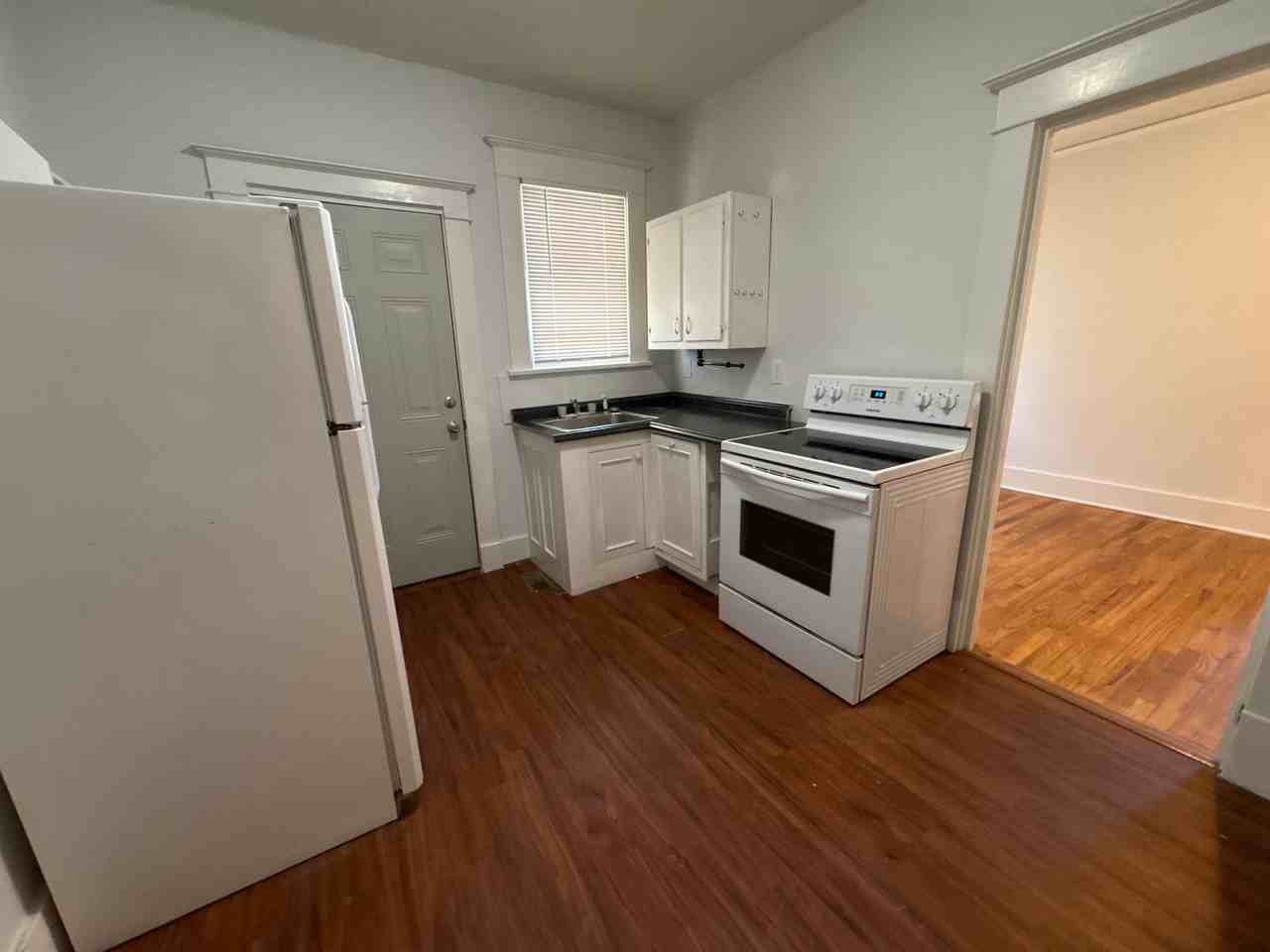 1112 Troupe St - Photo 6 of 12