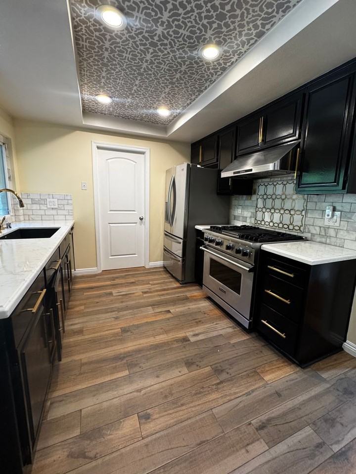 1580 Valecroft Ave - Photo 5 of 41
