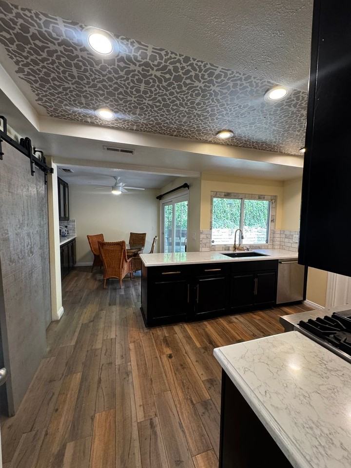 1580 Valecroft Ave - Photo 6 of 41