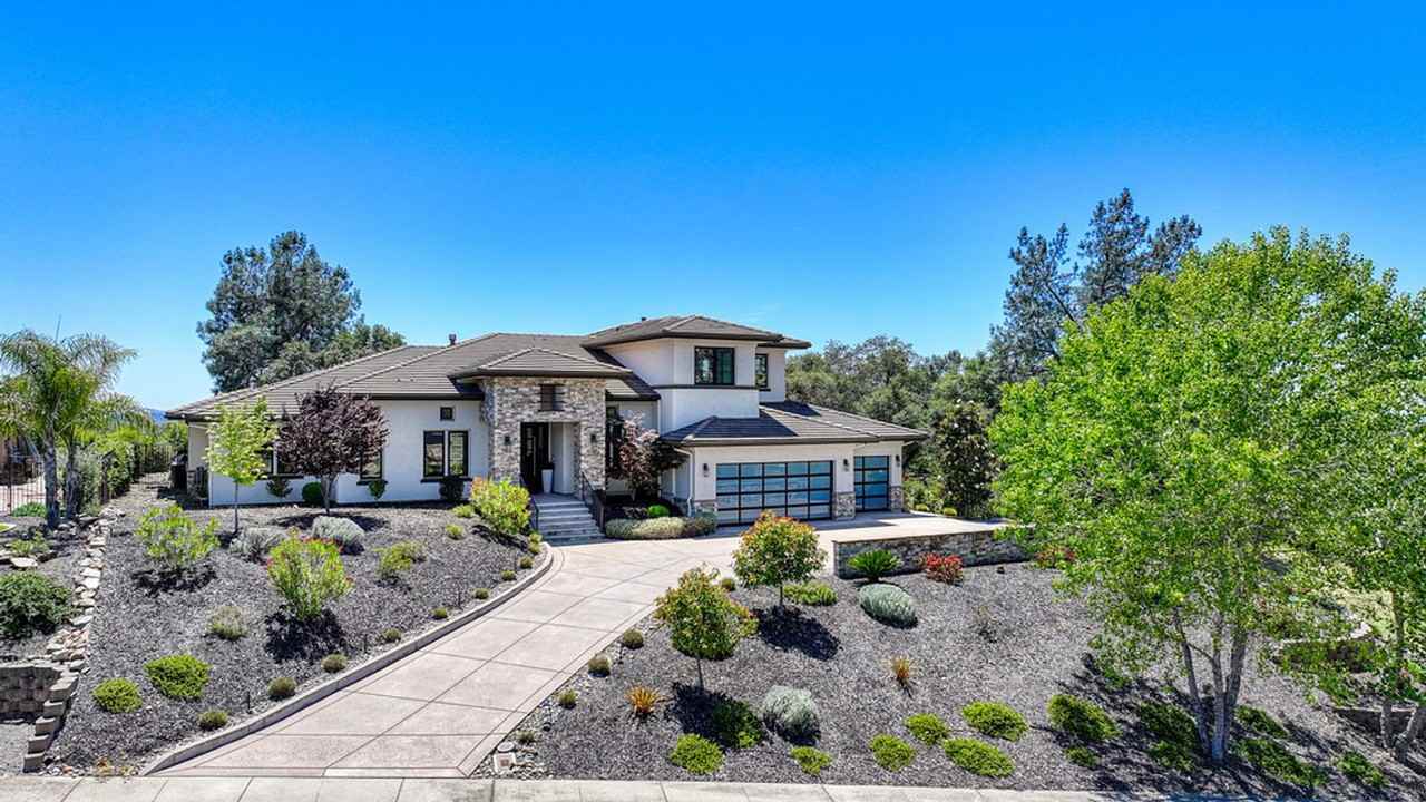 940 Machty Ct - Photo 5 of 50