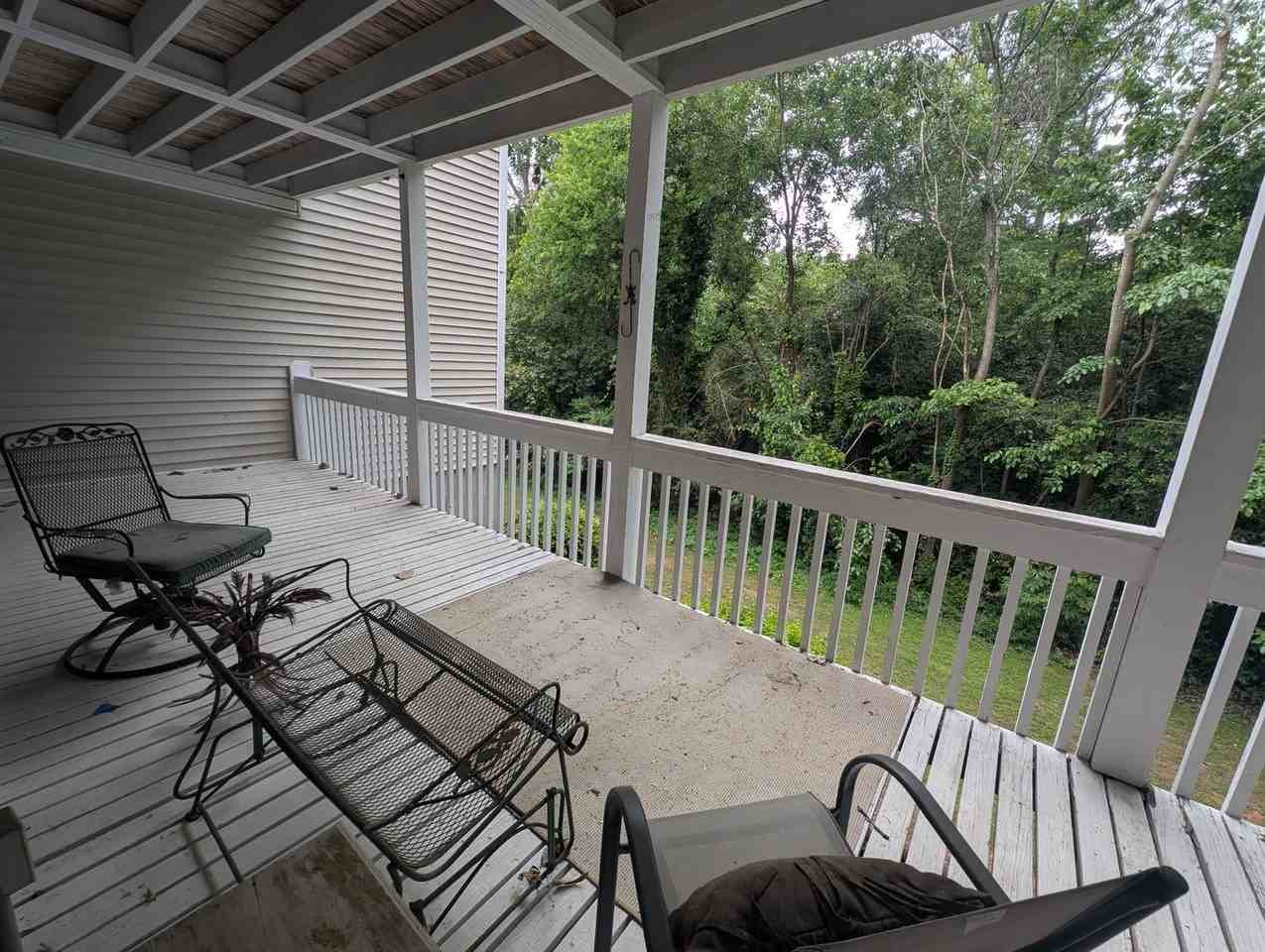 22 Royal Oak Dr - Photo 3 of 19