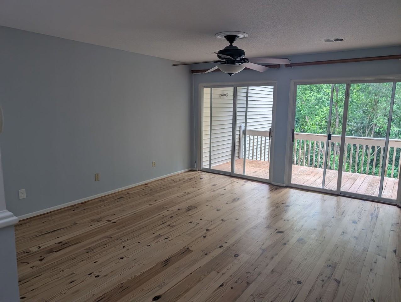 22 Royal Oak Dr - Photo 7 of 19