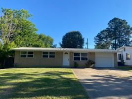 featured image of 300 W Roseclair St