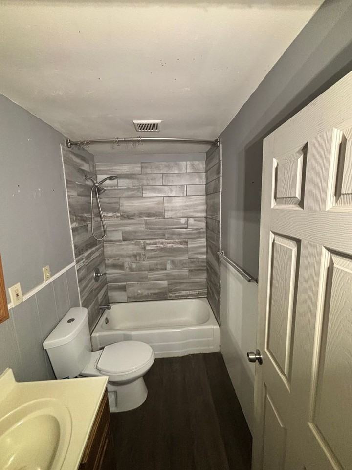 2435 Se Colorado Ave - Photo 2 of 7