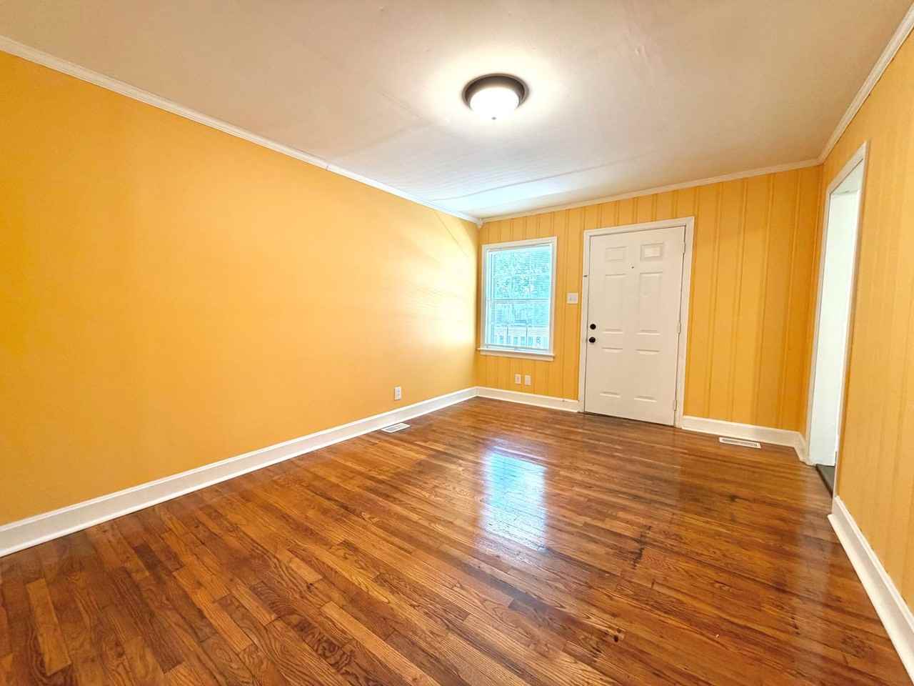 857 Greenwood Ave - Photo 5 of 23