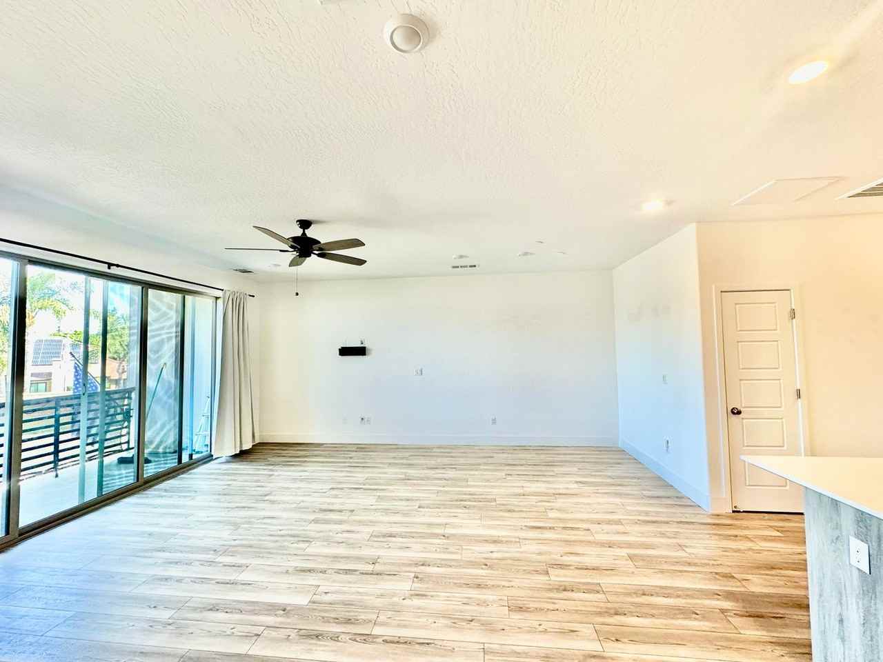 580 N Adler Ln - Photo 7 of 35
