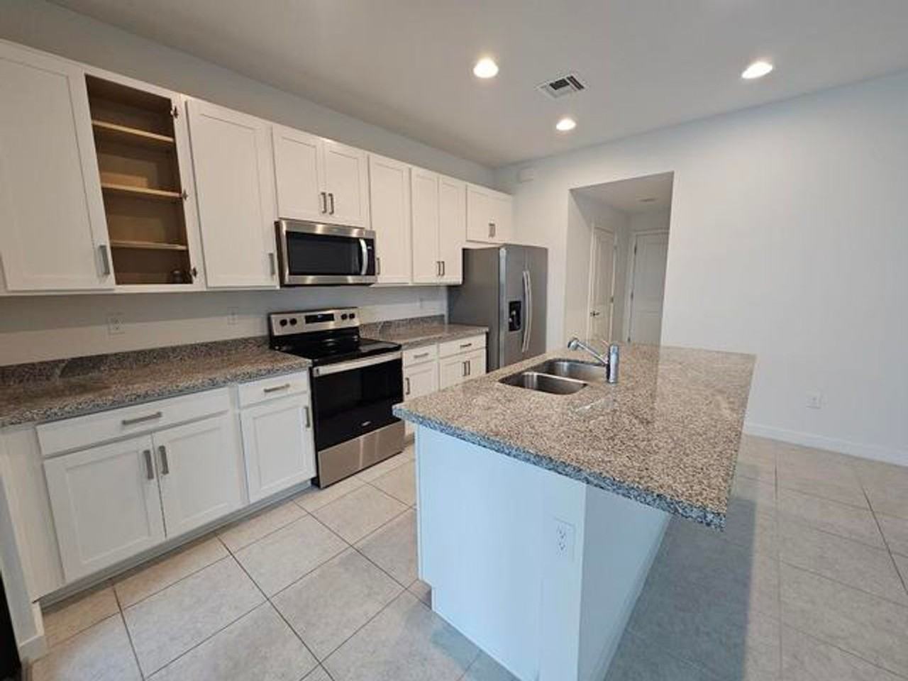 8641 Antarus Dr - Photo 3 of 16