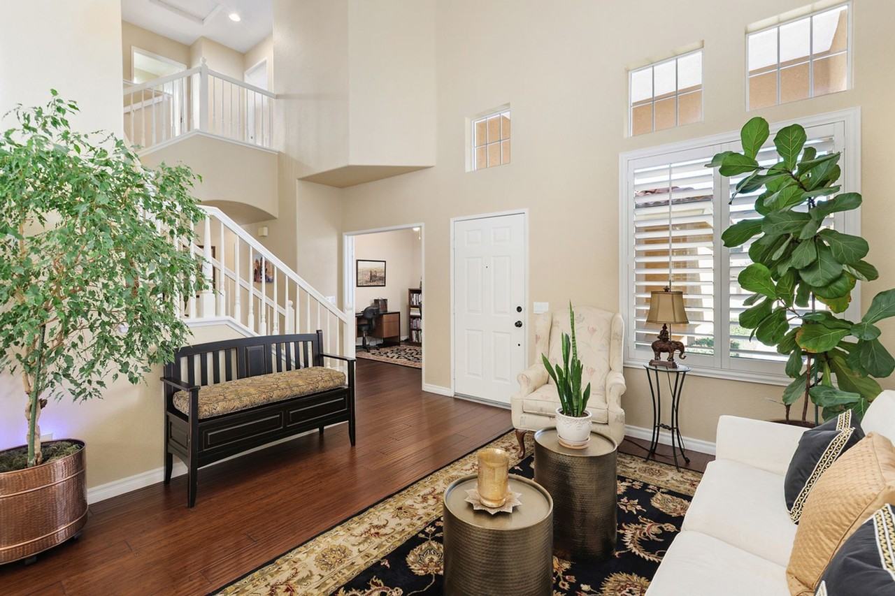 31066 Iron Cir - Photo 3 of 32