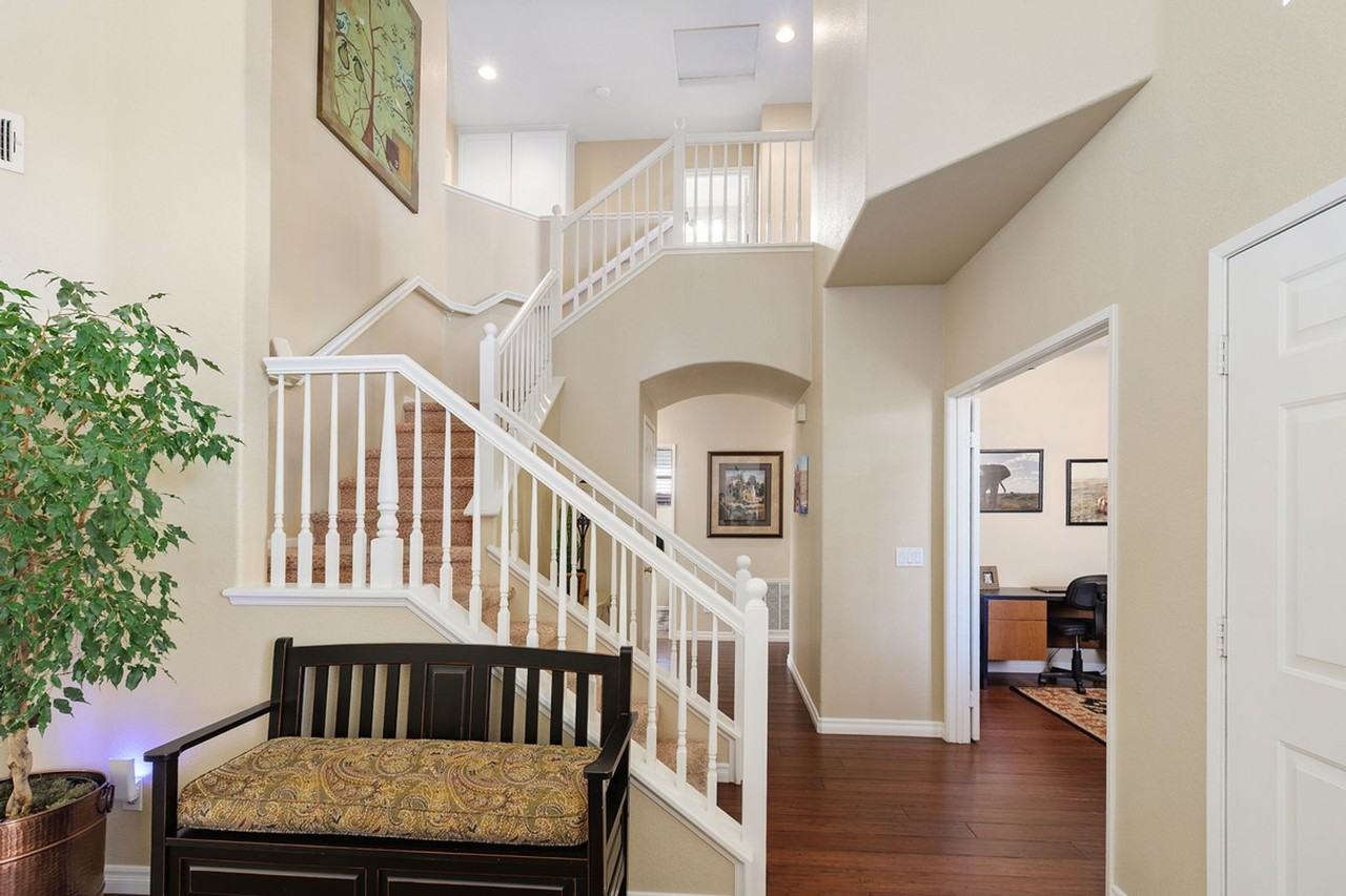 31066 Iron Cir - Photo 4 of 32