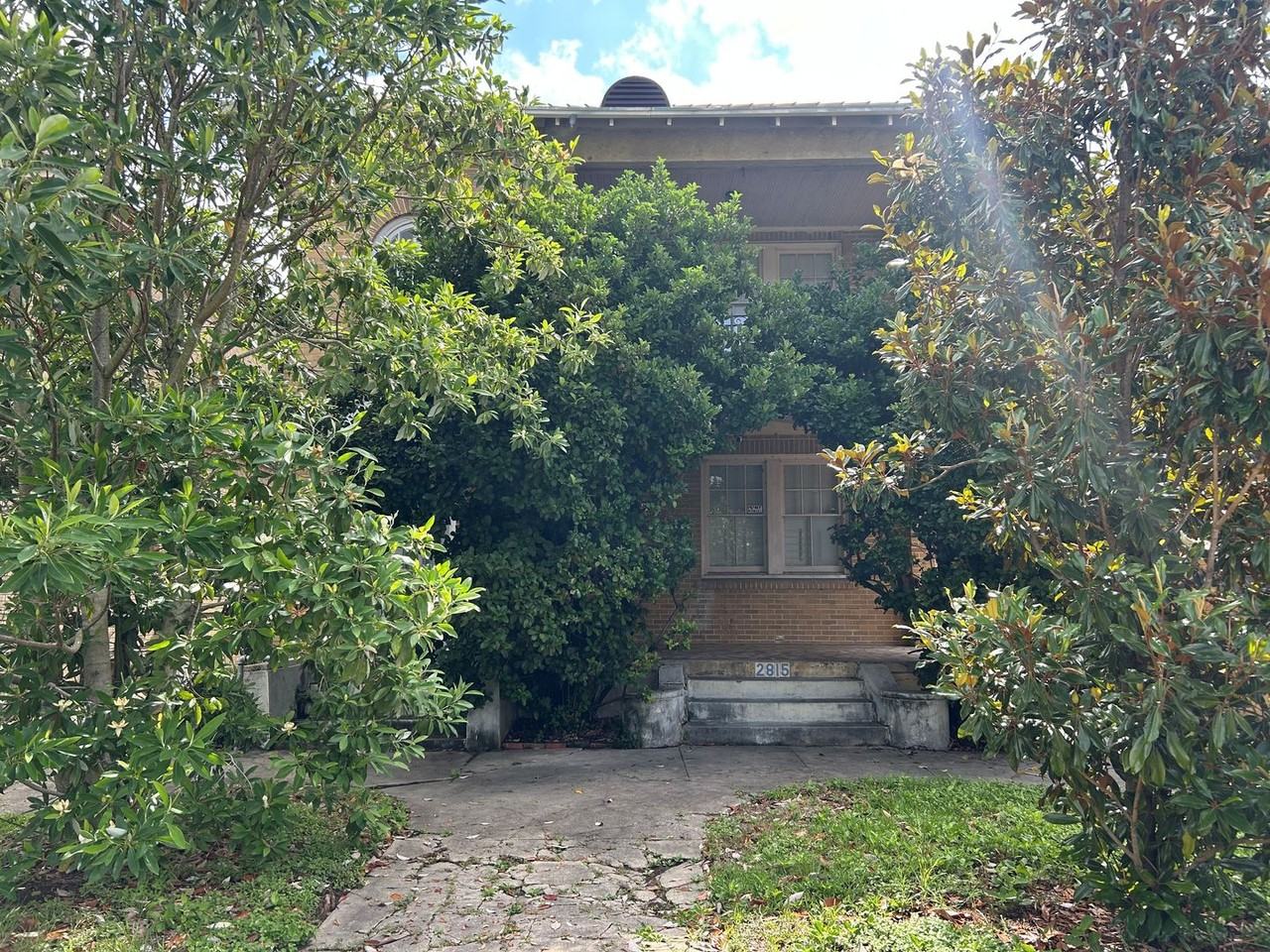 2817 Paris Ave - Photo 2 of 12