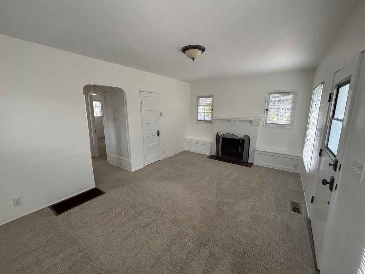 1330 Carmelita Ave - Photo 3 of 22