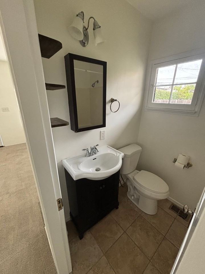 1330 Carmelita Ave - Photo 5 of 22