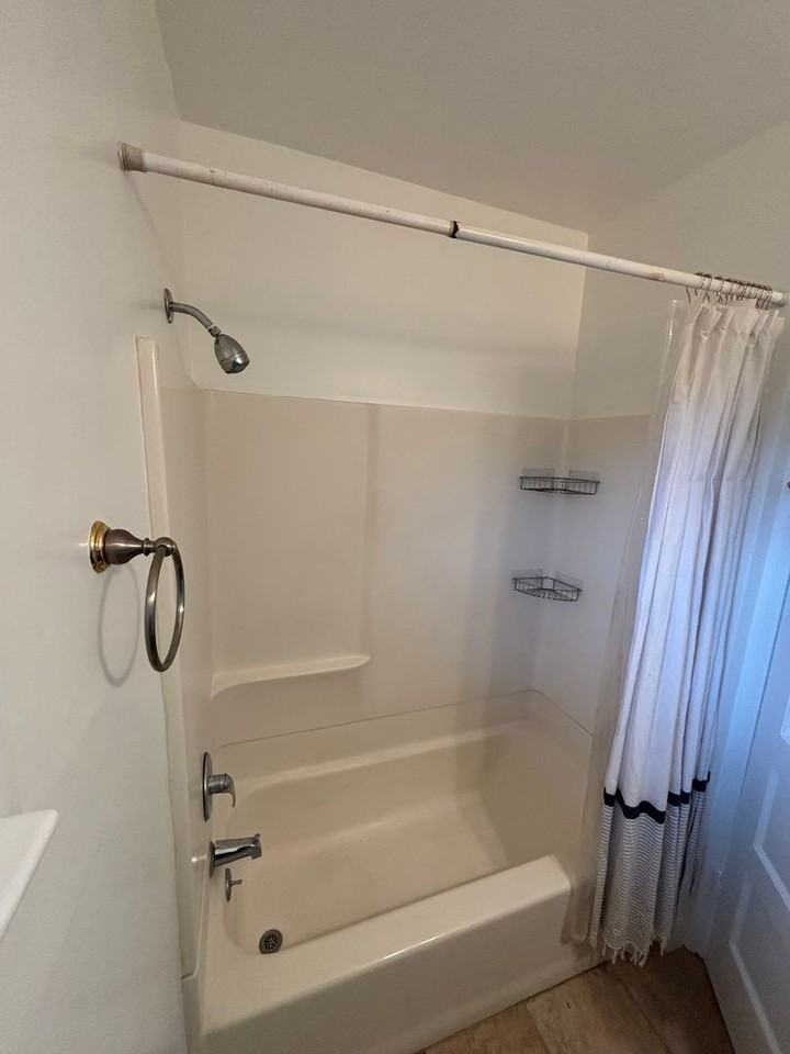 1330 Carmelita Ave - Photo 6 of 22