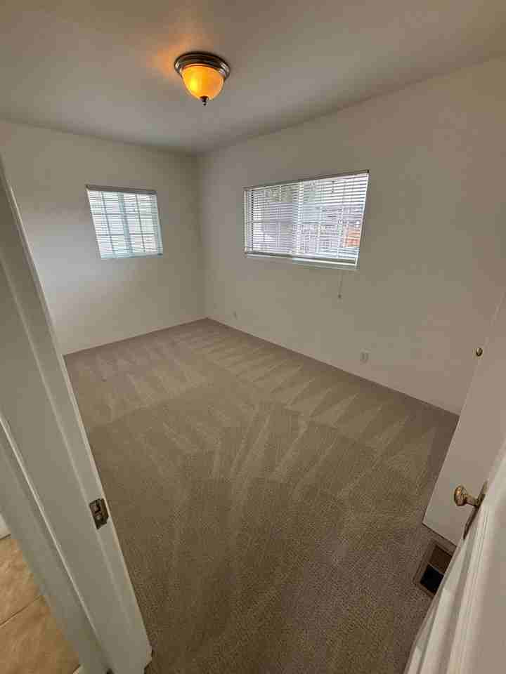 1330 Carmelita Ave - Photo 7 of 22