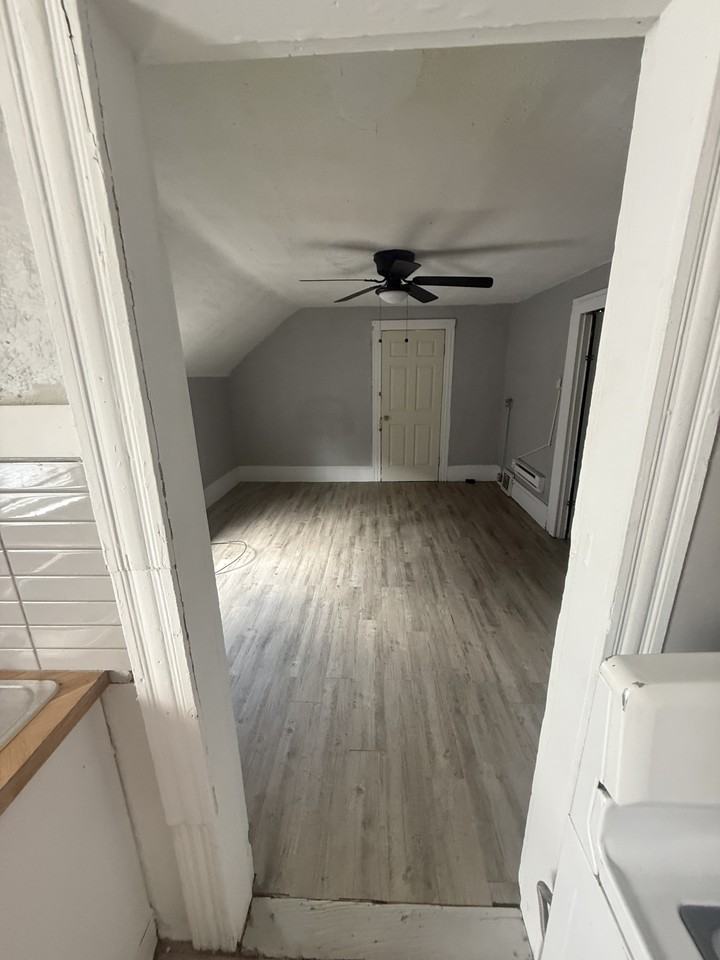4067 E 57th St - Photo 4 of 15