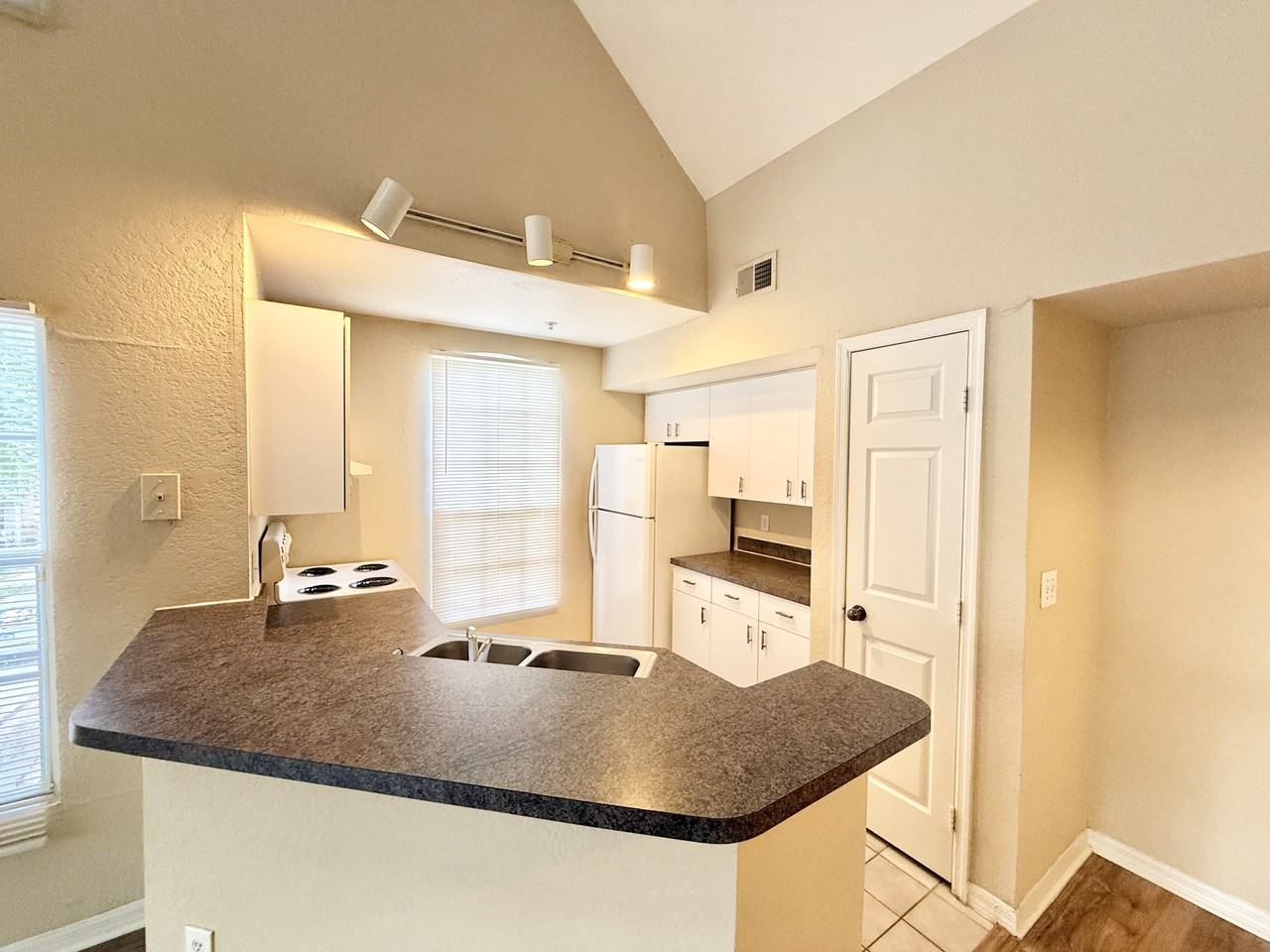6316 Raleigh St #414 - Photo 4 of 11