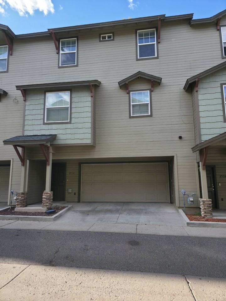 2512 W Pikes Peak Dr #1