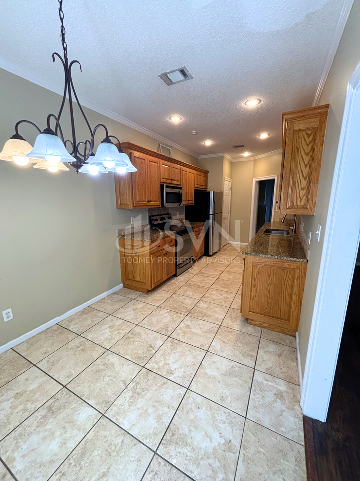 1716 Springhill Pl #1716C - Photo 2 of 24