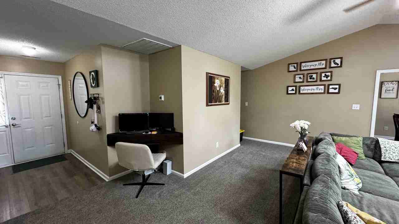 95 Pollard Dr #1 - Photo 3 of 18