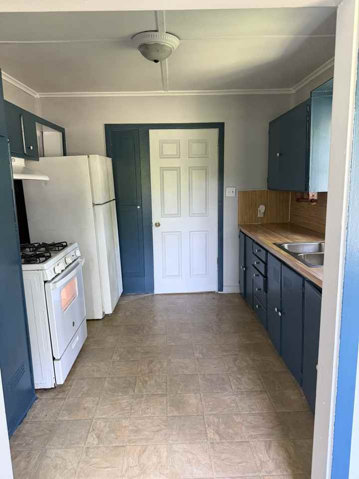 3500 S Poplar St #1 - Photo 2 of 29