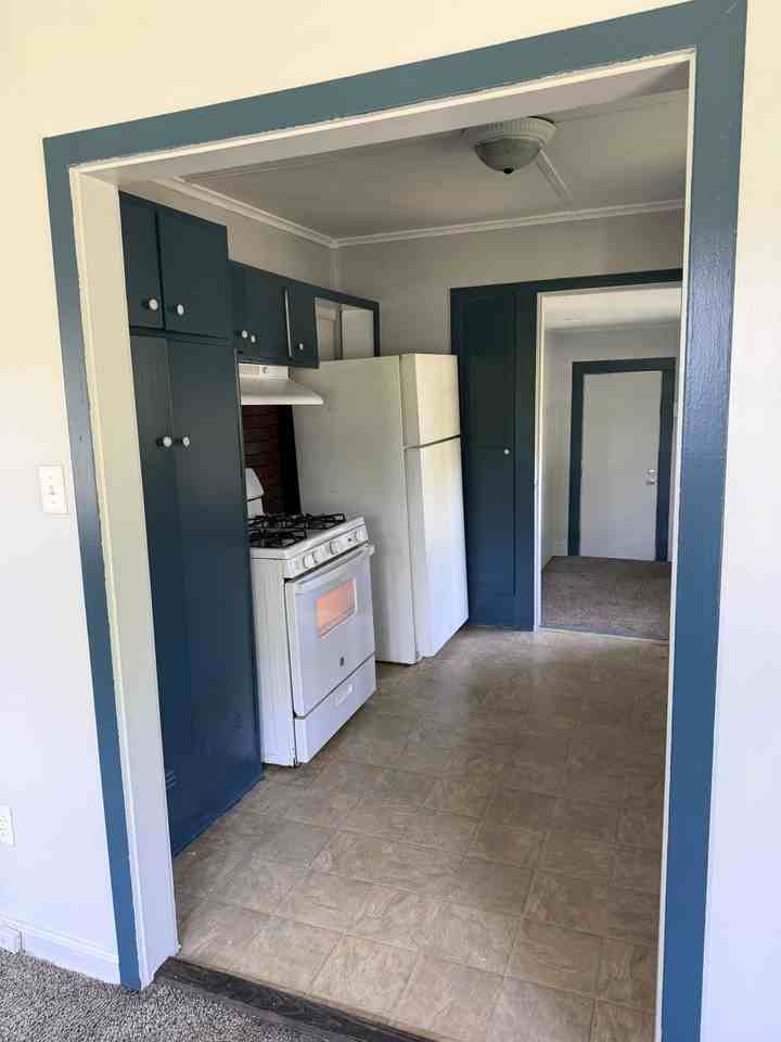 3500 S Poplar St #1 - Photo 3 of 29