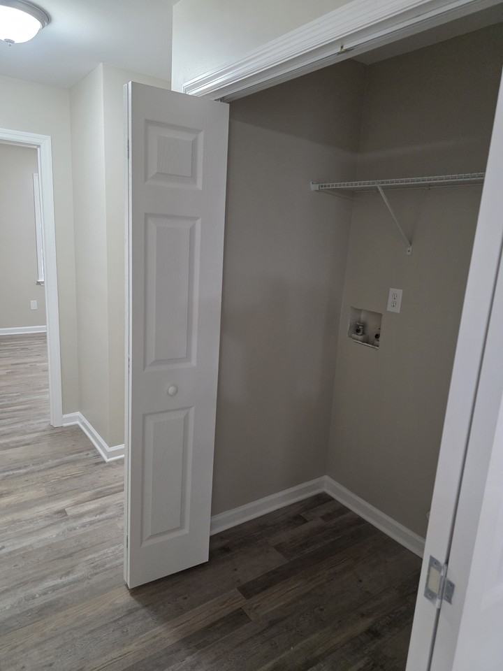 4434 Bonnell Dr Nw #B - Photo 6 of 13