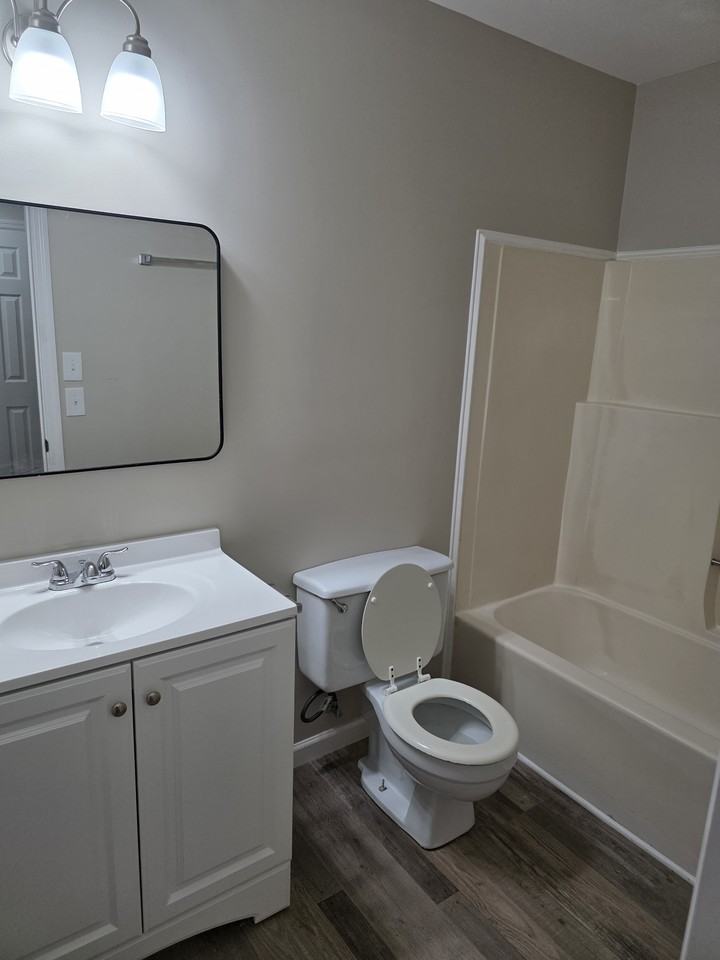 4434 Bonnell Dr Nw #B - Photo 7 of 13