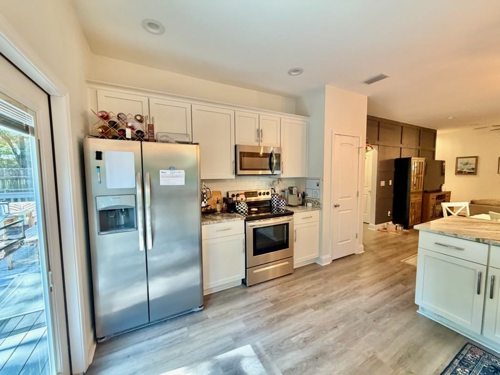 411B Redwood Ave #1 - Photo 4 of 20
