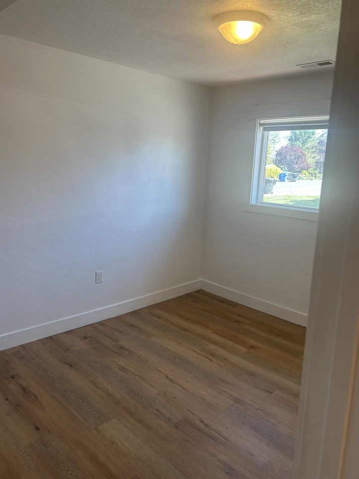 1063 N 100 W #1 - Photo 7 of 8