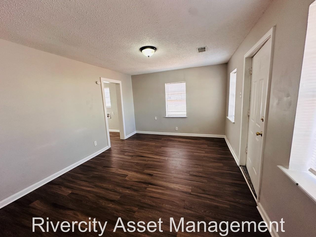 1871 Cedarhurst Ave #1 - Photo 4 of 13